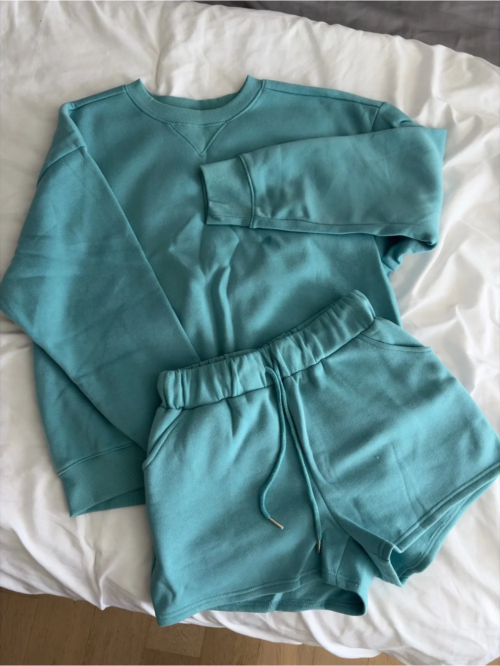 Zenana Outfitters Teal Pullover Sweatshirt